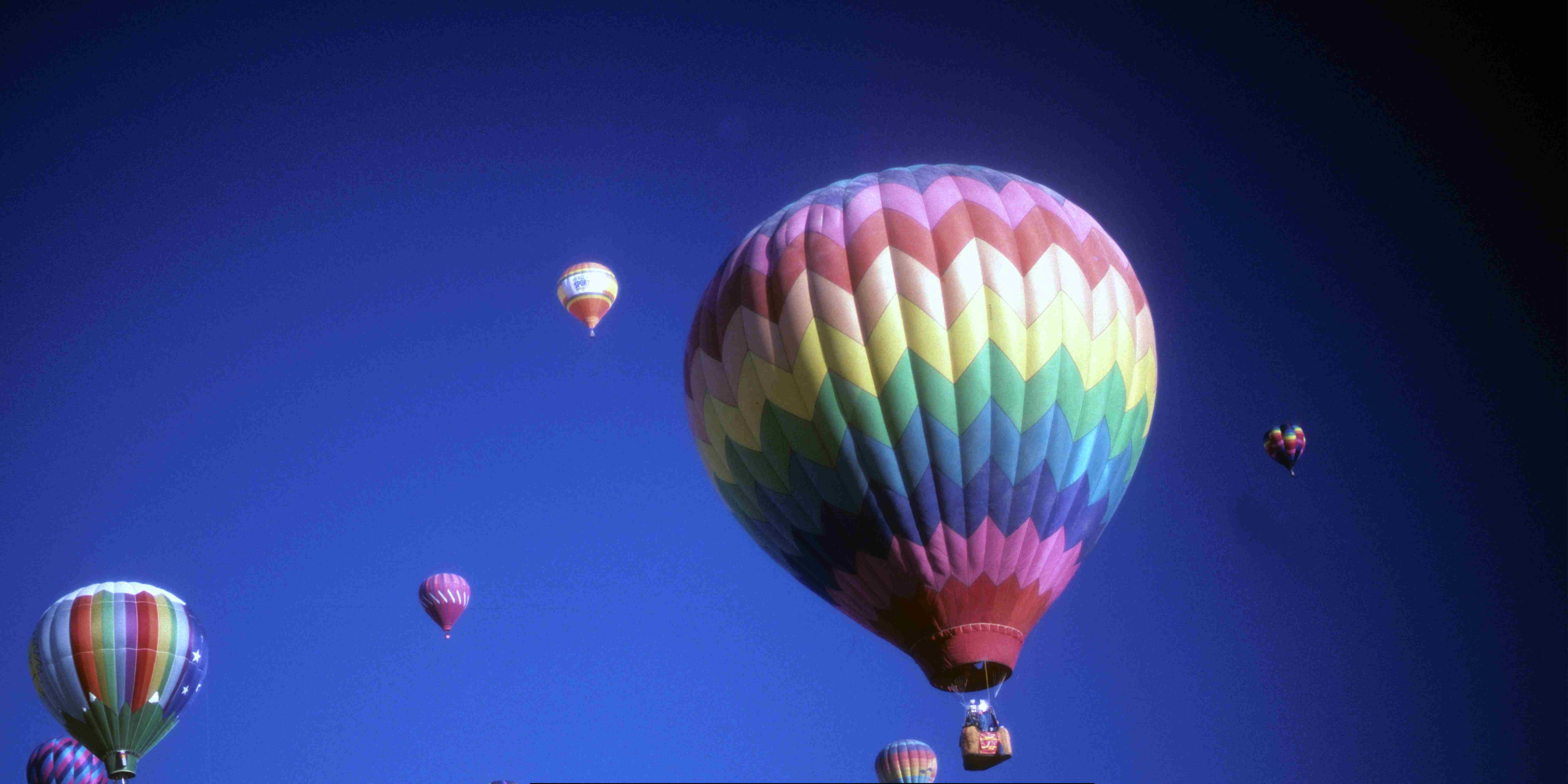 Lot-Balonem-pomysly-na-prezent,-vouchery-na-loty-balonowe