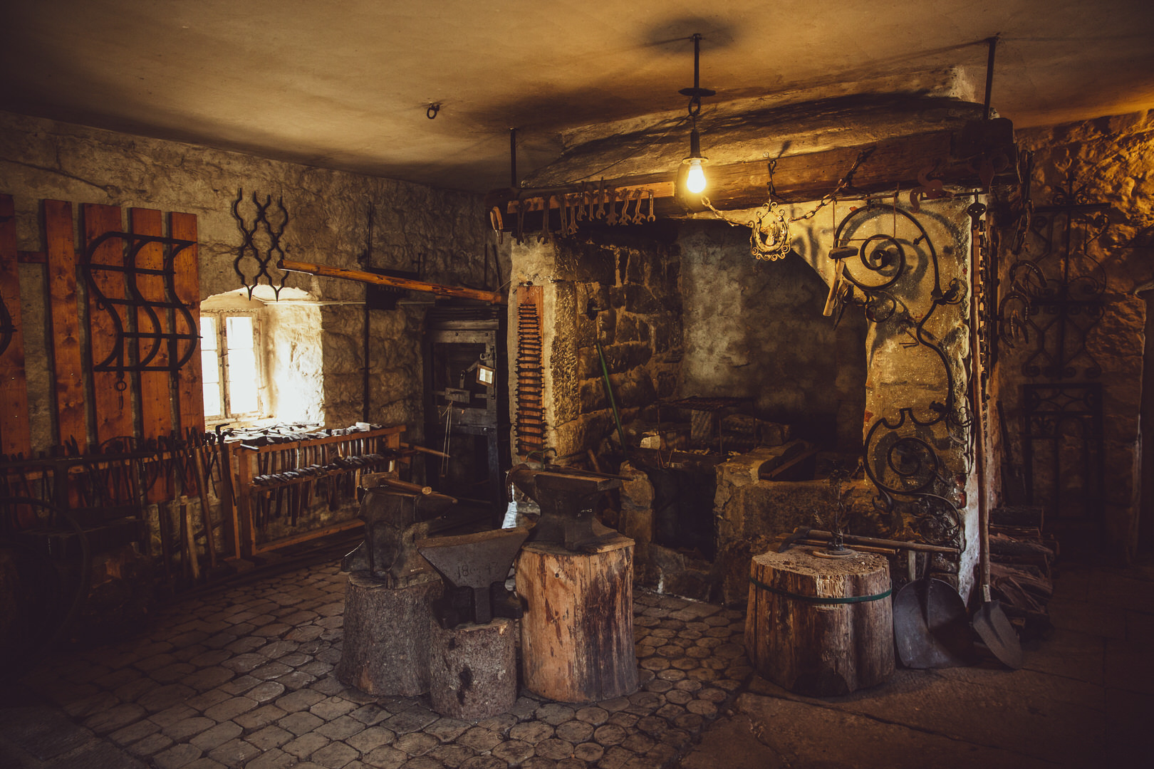 Skansen Kudowa Pstrążna kuźnia i sklep