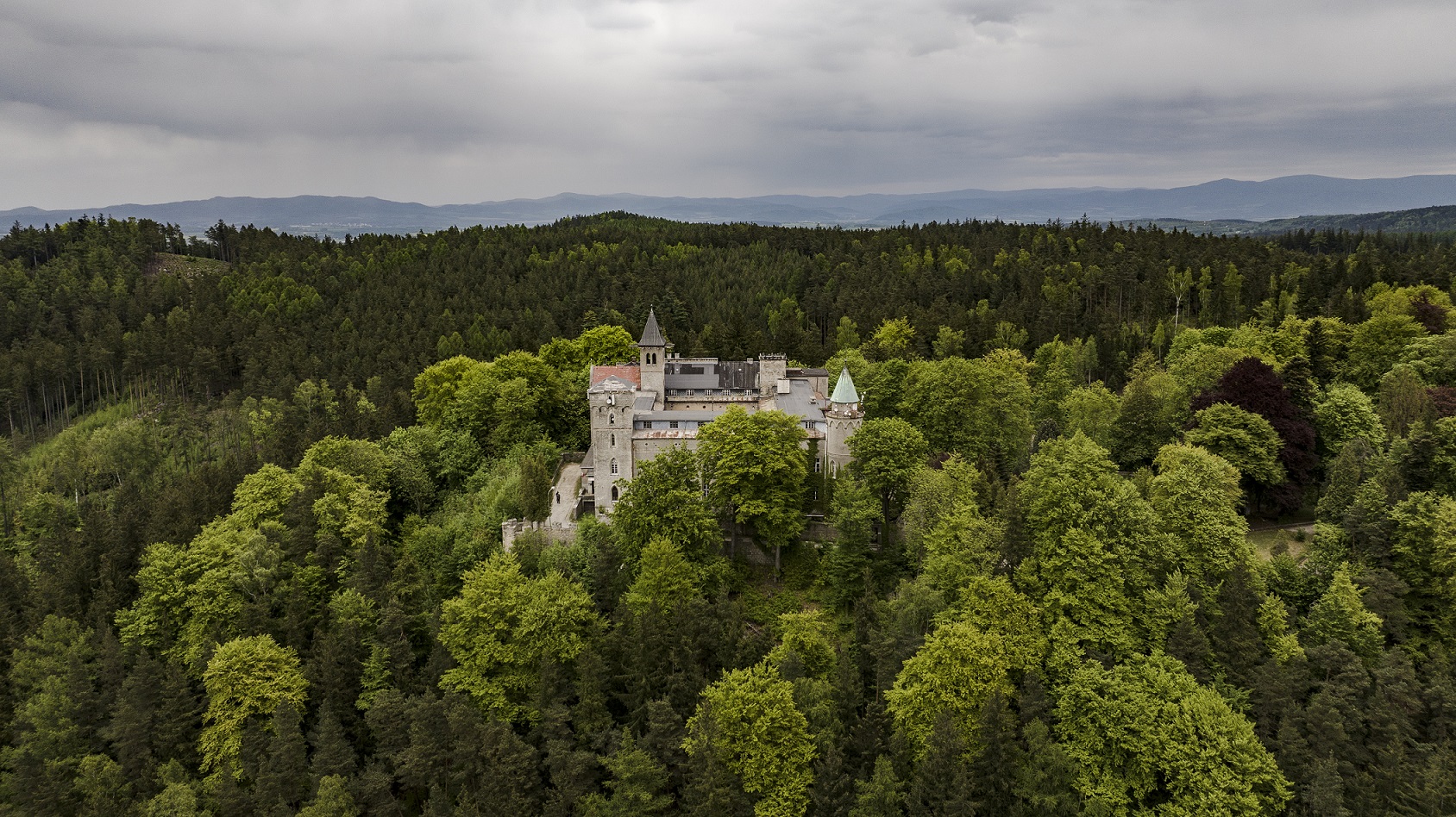 zamek lesna skala szczytna