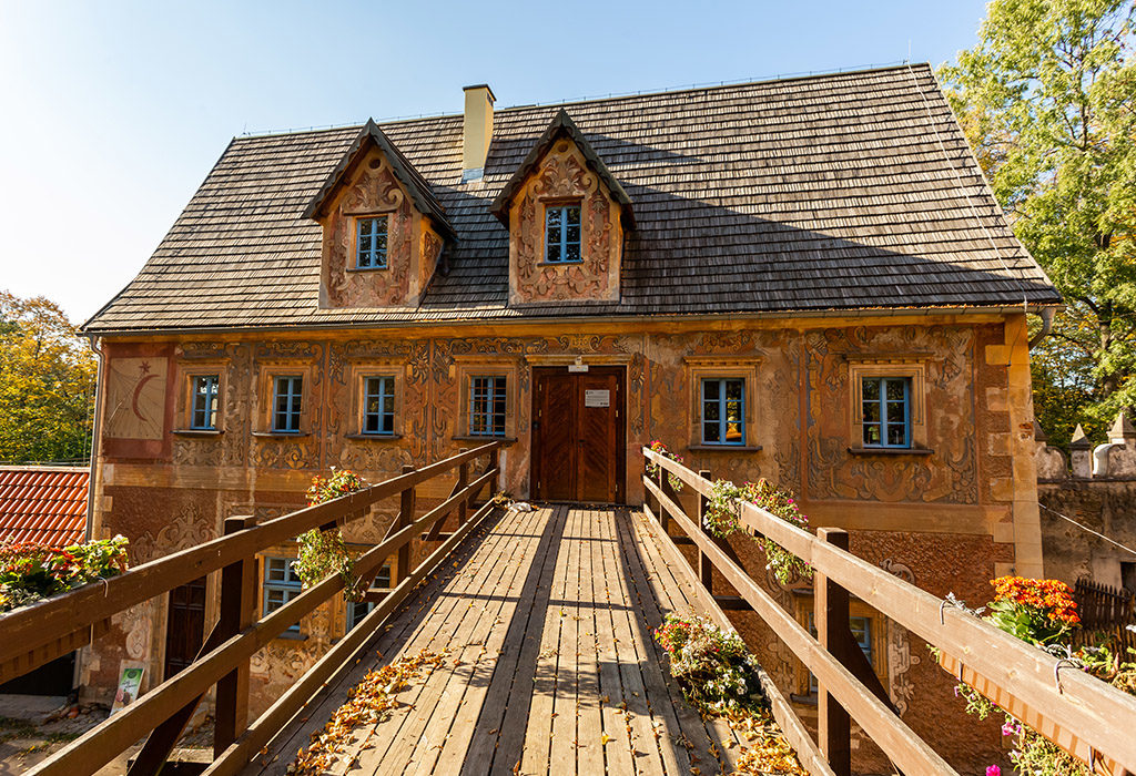 zamek grodno w górach sowich