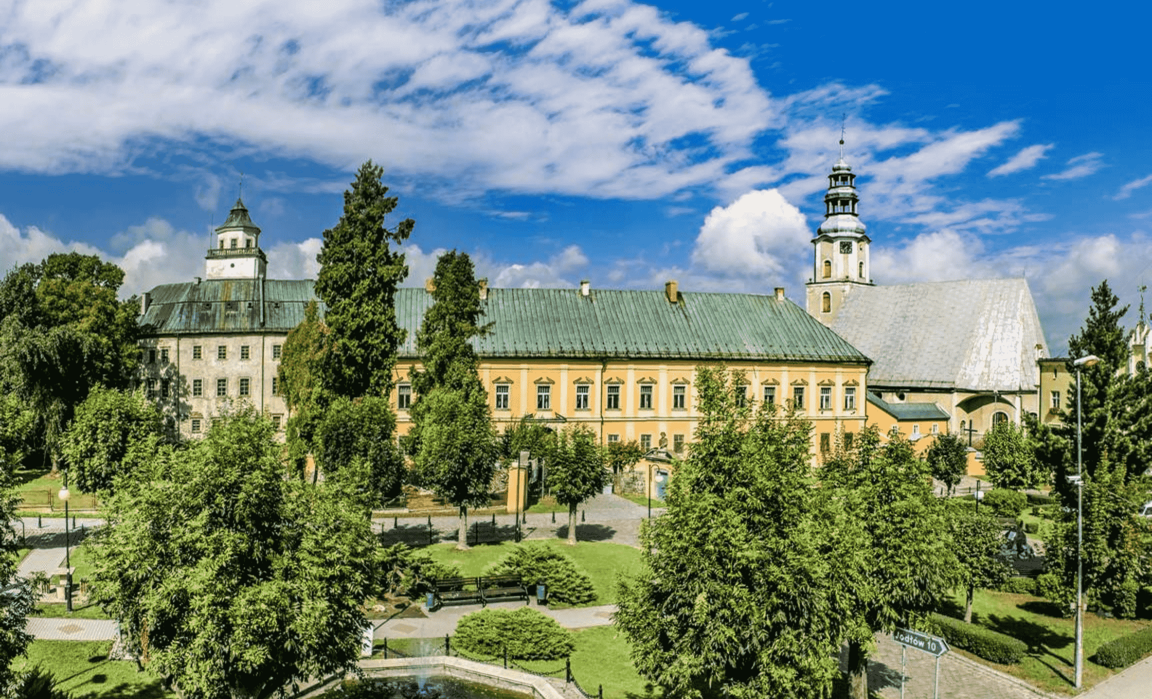 Zamek Miedzylesie - Dolny Śląsk atrakcje