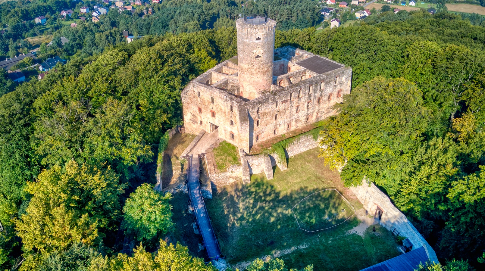 Zamek Lipowiec w Babicach