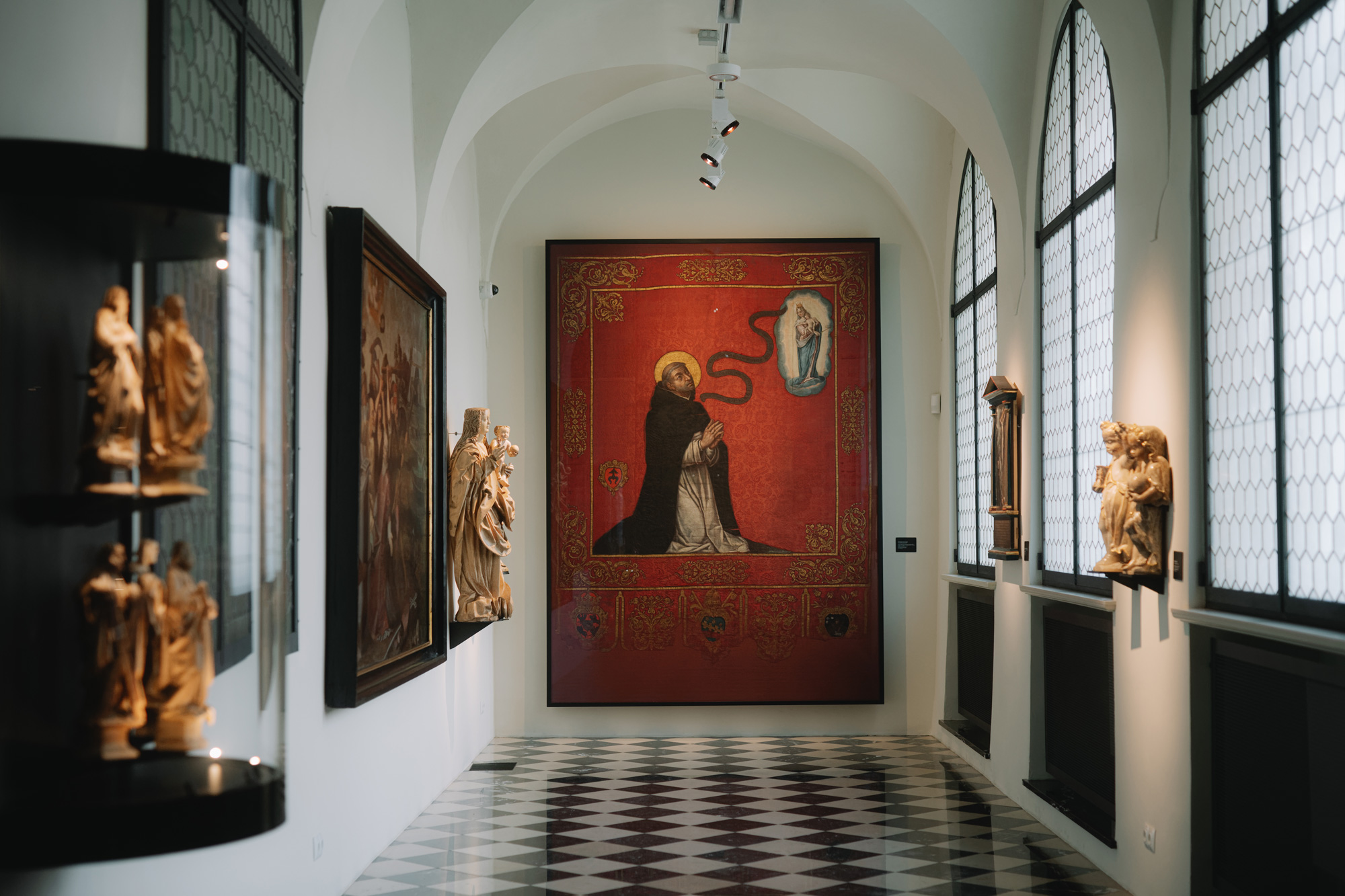 Klasztor kościół i muzeum oo. Dominikanów w Krakowie ekspozycja muzealna