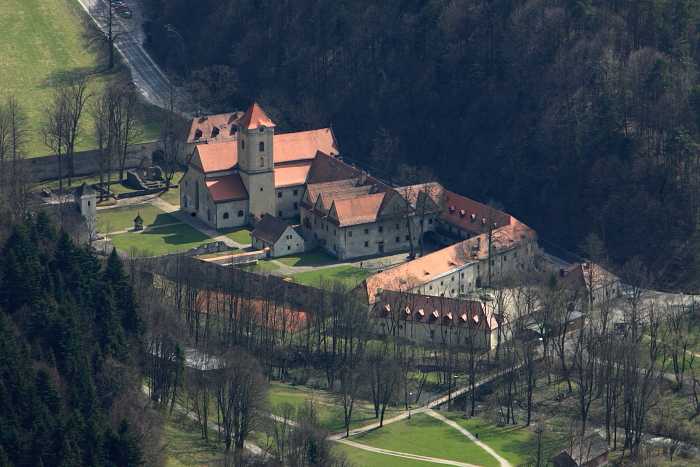 czerwony klasztor 