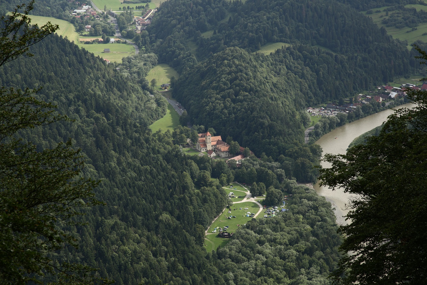 czerwony klasztor 