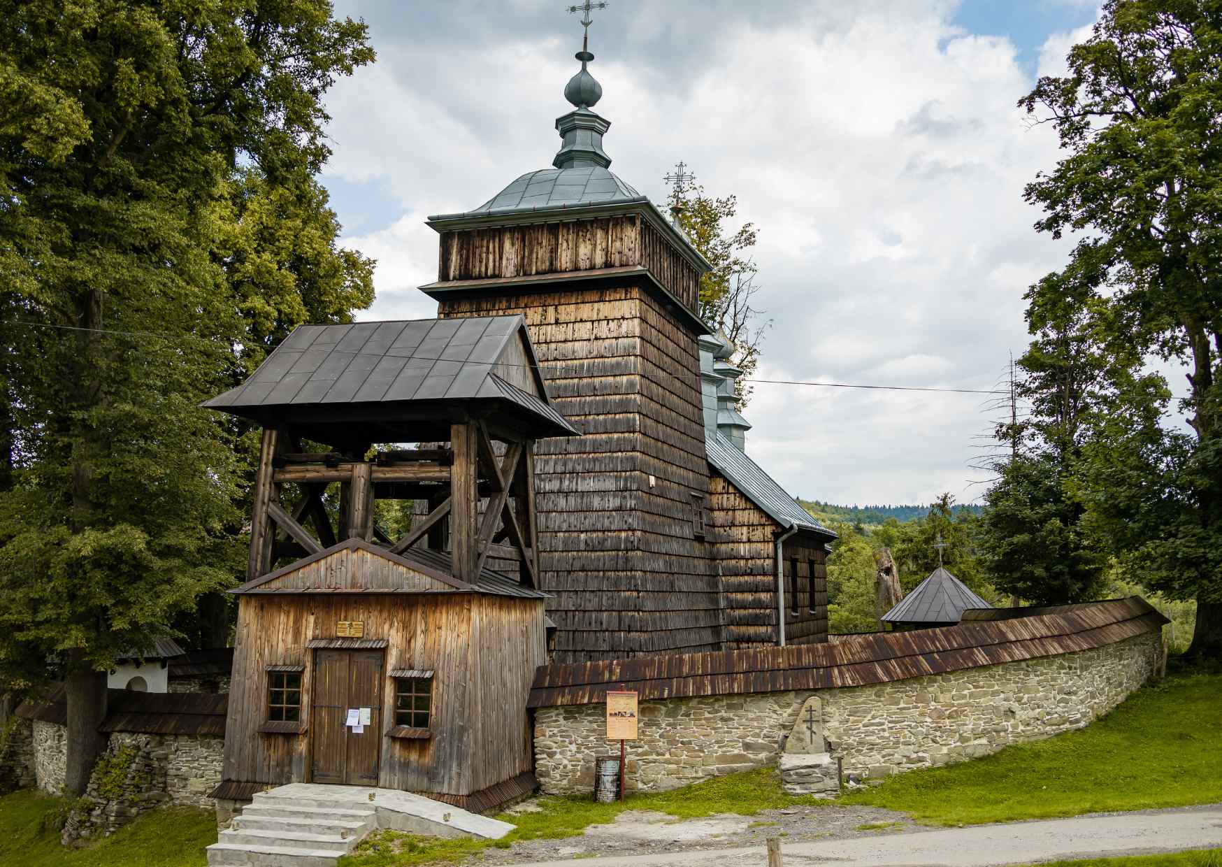 Beskid-Niski-atrakcje,-miasta-i-wyjatkowa-przyroda