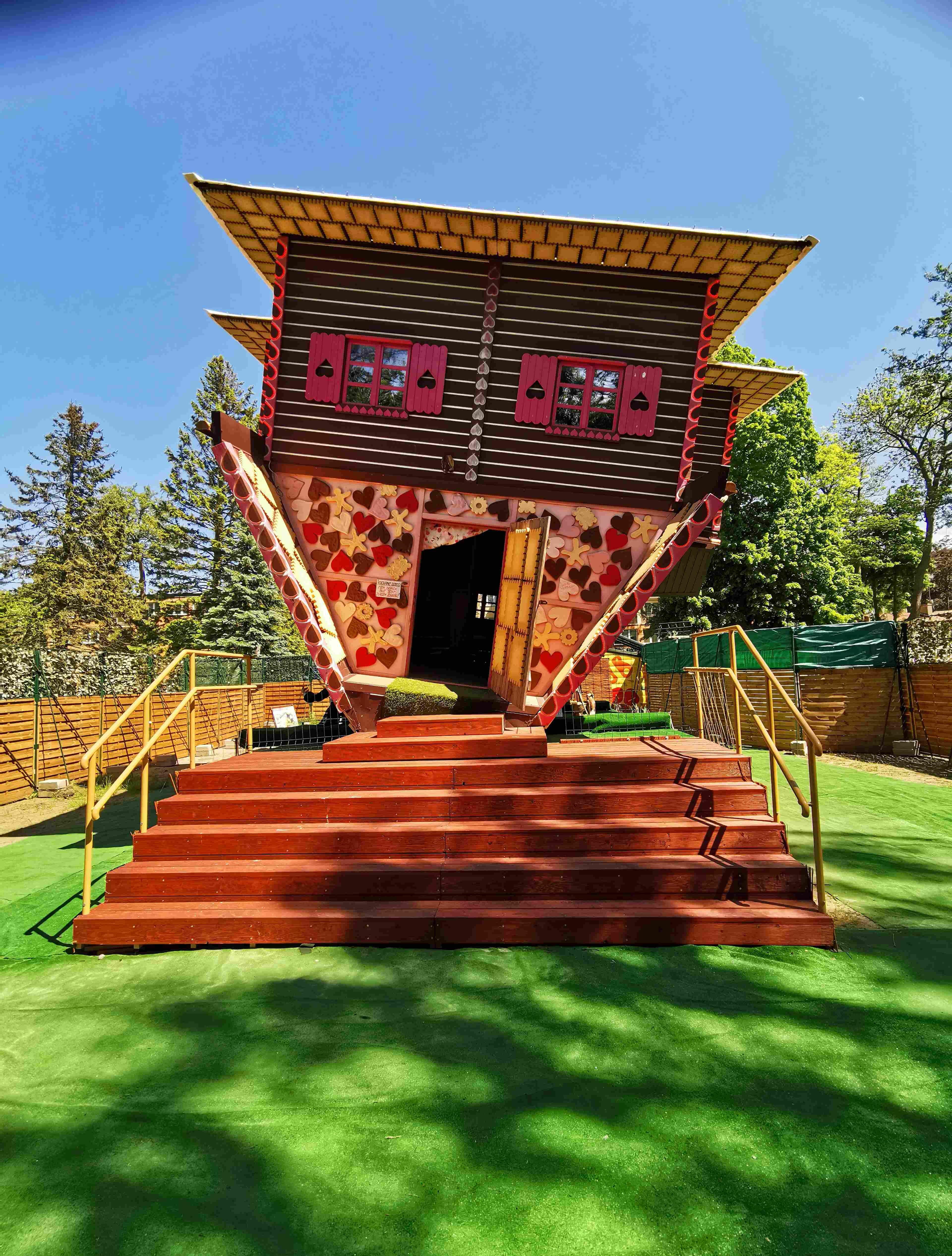 Dom-do-Gory-Nogami-w-Mielnie-