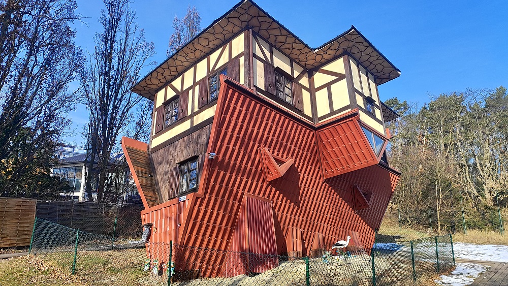 domek do góry nogami świnoujście 11