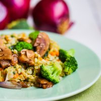 Brown rice with vegetables(onions,mushrooms,broccoli) and tofu
